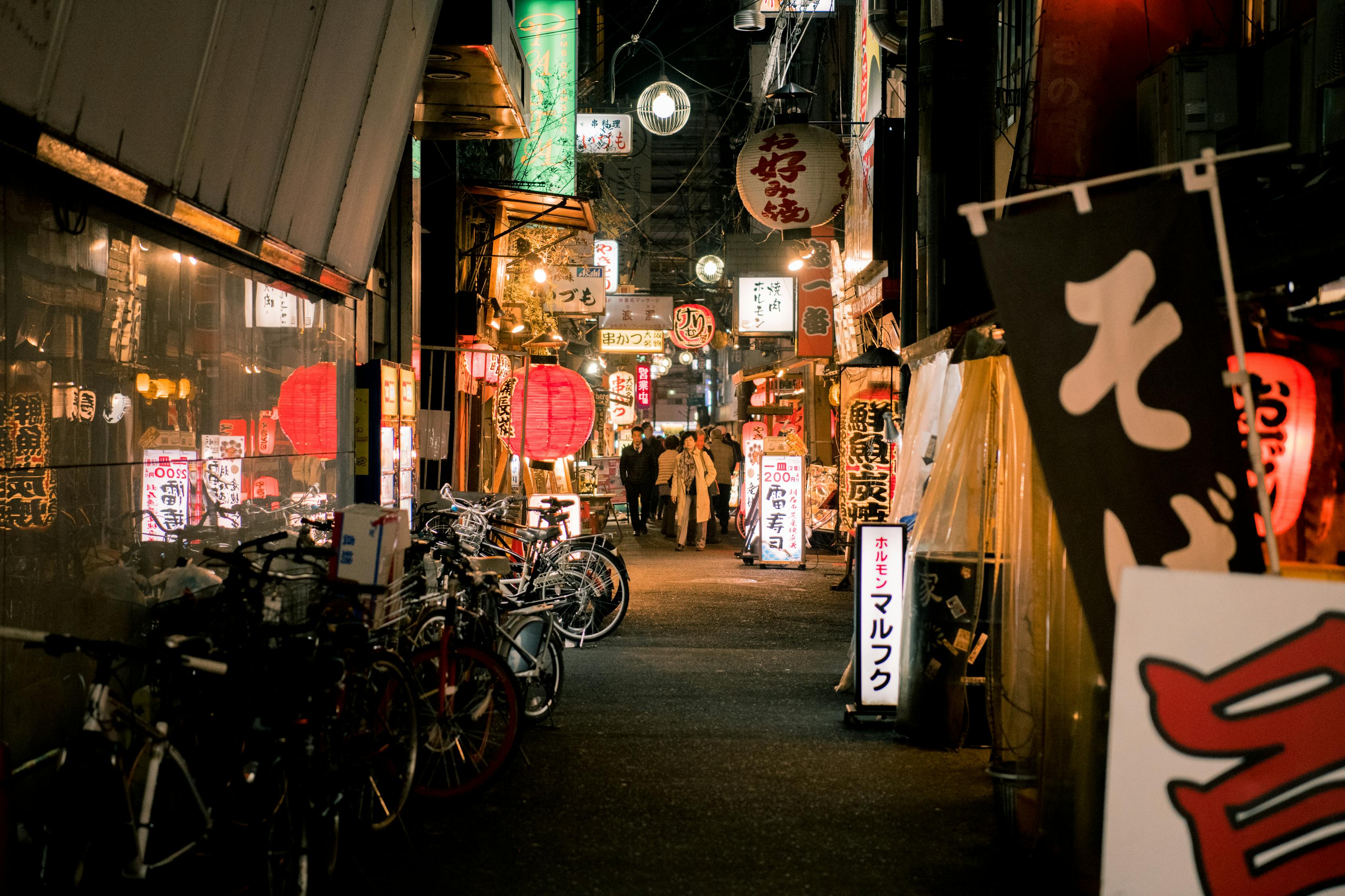 探索都市夜魅，今日夜生活电影的光影交织之旅